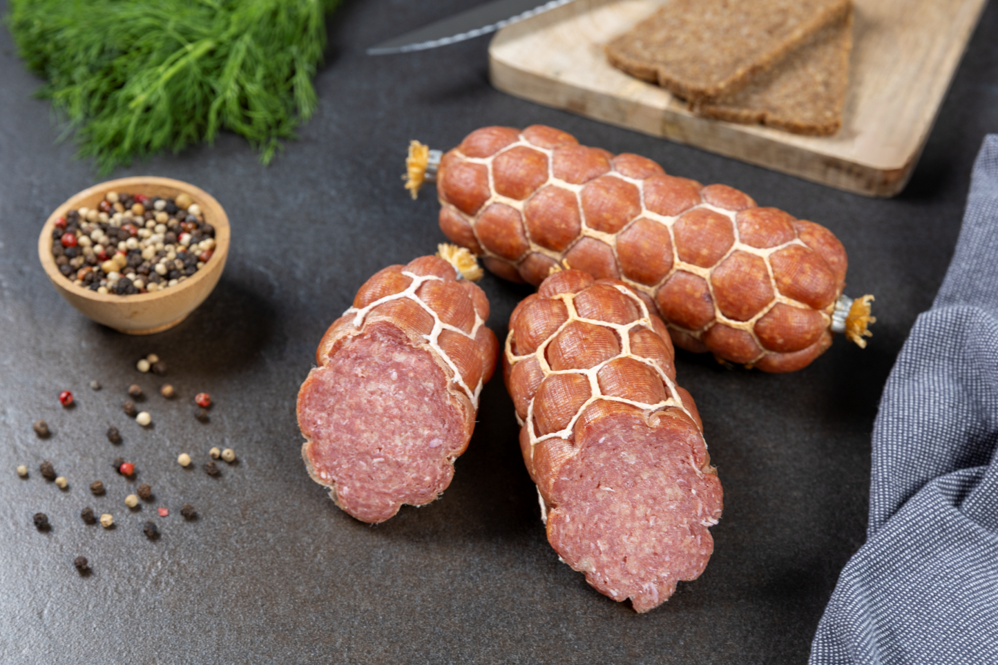 Bio-Geflügel-Salami am Stück im Wabendarm